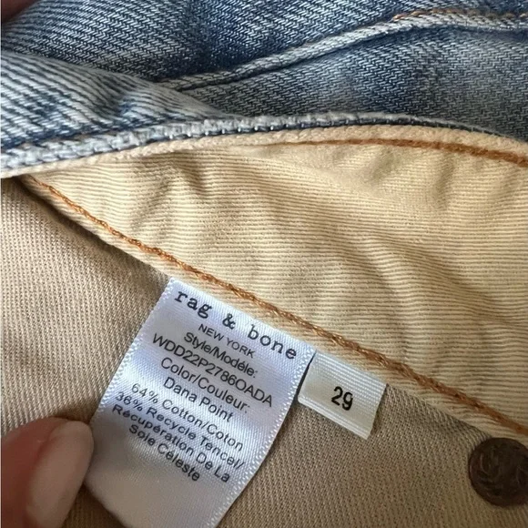 Rag & Bone Logan Mid Rise Featherweight Wide Leg Raw Hem Jeans Light/Med Wash 29 - Picture 10 of 10
